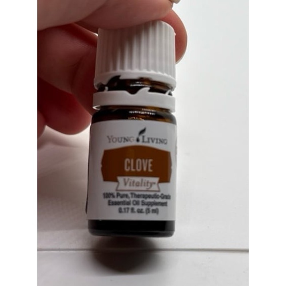Young Living Essential Oil -Clove